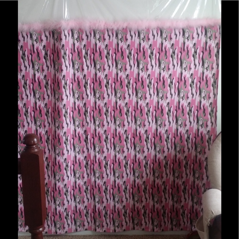 Pink Camo Shower Curtain🛁